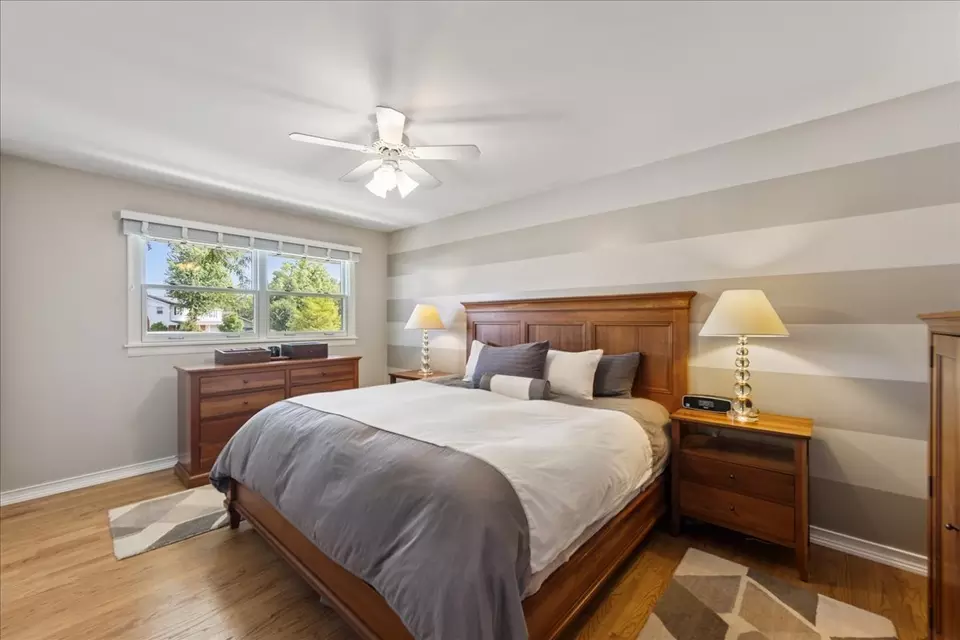 Bedroom - 5518 Wilcox Ave, Downers Grove, IL 60516 photo 3 of 6