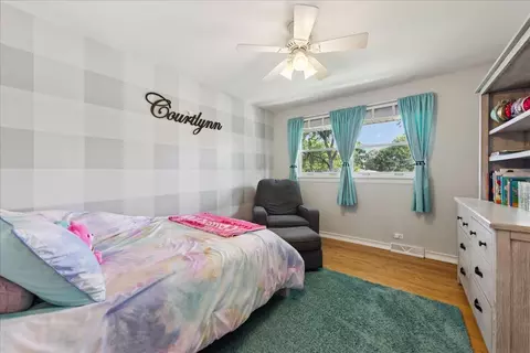 Bedroom - 5518 Wilcox Ave, Downers Grove, IL 60516 photo 1 of 6