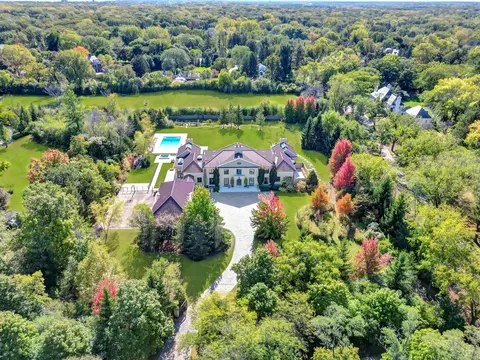261 E Onwentsia Rd, Lake Forest, IL 60045