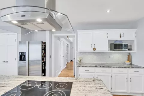 Kitchen - 2633 Haddassah Dr, Naperville, IL 60565 photo 6 of 6