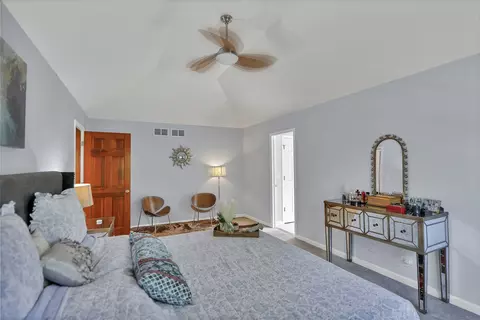 Bedroom - 2633 Haddassah Dr, Naperville, IL 60565 photo 2 of 8