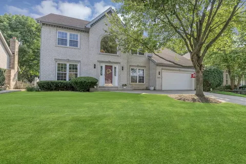Exterior - 2633 Haddassah Dr, Naperville, IL 60565 photo 3 of 8