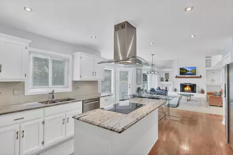 Kitchen - 2633 Haddassah Dr, Naperville, IL 60565 photo 4 of 6