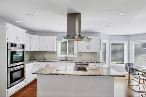 Kitchen - 2633 Haddassah Dr, Naperville, IL 60565 photo 3 of 6