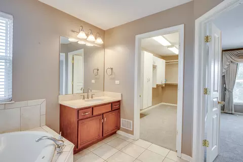 Bath - 24665 Apollo Dr, Plainfield, IL 60585 photo 5 of 6