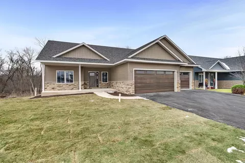 4137 Waters Edge Dr, Belvidere, IL 61008