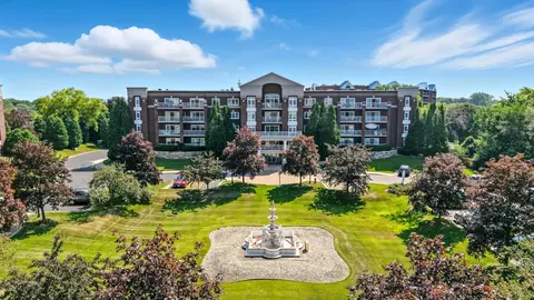 7011 W Touhy Ave #506, Niles, IL 60714