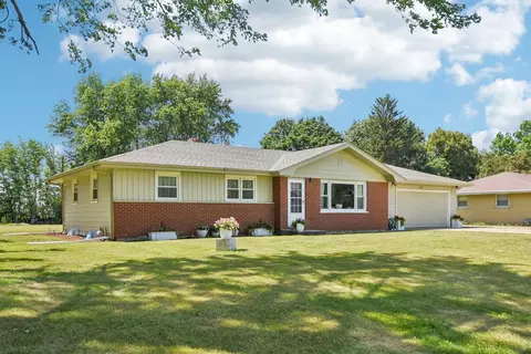 1745 Lyndale Rd, Aurora, IL 60506