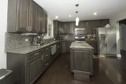 Kitchen - 422 Beverly Ave, Addison, IL 60101 photo 2 of 3