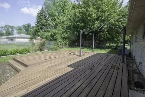 Exterior - 422 Beverly Ave, Addison, IL 60101 photo 3 of 7
