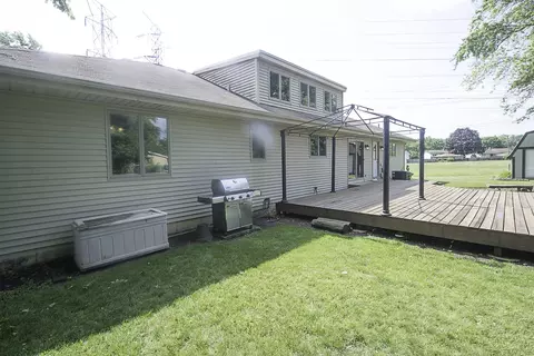 Exterior - 422 Beverly Ave, Addison, IL 60101 photo 4 of 7