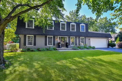 1112 Candlenut Dr, Naperville, IL 60540