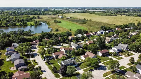 3666 Whispering Trails Dr, Hoffman Estates, IL 60192 photo 27