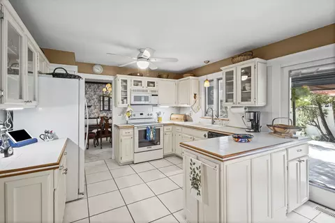 3666 Whispering Trails Dr, Hoffman Estates, IL 60192 photo 8
