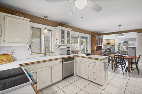 3666 Whispering Trails Dr, Hoffman Estates, IL 60192 photo 7