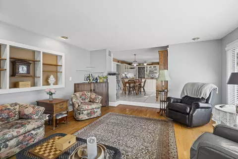 3666 Whispering Trails Dr, Hoffman Estates, IL 60192 photo 12