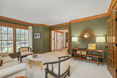 Entry Way - 1091 Danforth Dr, Batavia, IL 60510 photo 4 of 5