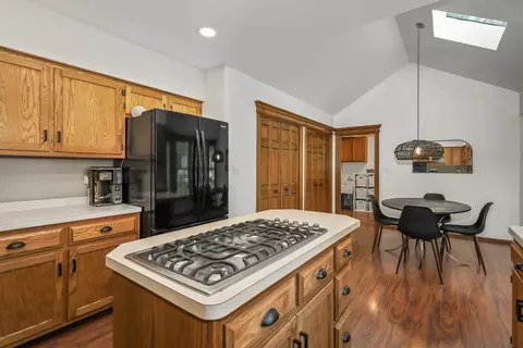 Kitchen - 1091 Danforth Dr, Batavia, IL 60510 photo 2 of 3