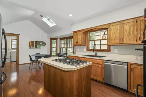 Kitchen - 1091 Danforth Dr, Batavia, IL 60510 photo 1 of 3