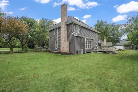 Exterior - 1091 Danforth Dr, Batavia, IL 60510 photo 6 of 8