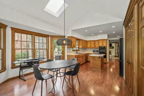 Kitchen - 1091 Danforth Dr, Batavia, IL 60510 photo 3 of 3