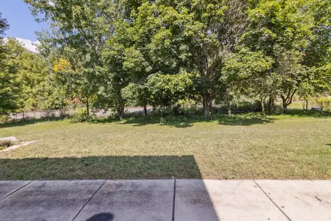 Exterior - 1243 Jericho Rd, Aurora, IL 60506 photo 5 of 6