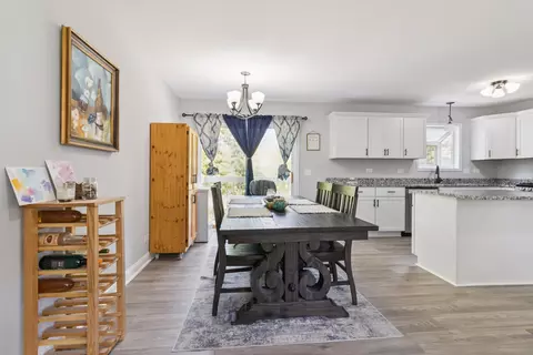 Dining - 1243 Jericho Rd, Aurora, IL 60506 photo 2 of 2