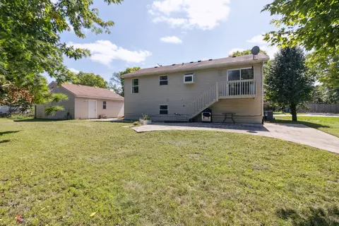 Exterior - 1243 Jericho Rd, Aurora, IL 60506 photo 3 of 6