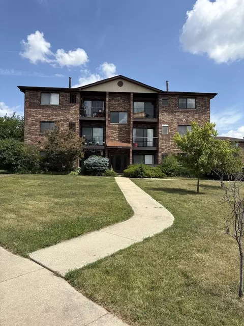 14949 Lakeview Dr #204, Orland Park, IL 60462