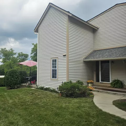 914 Vose Dr, Gurnee, IL 60031