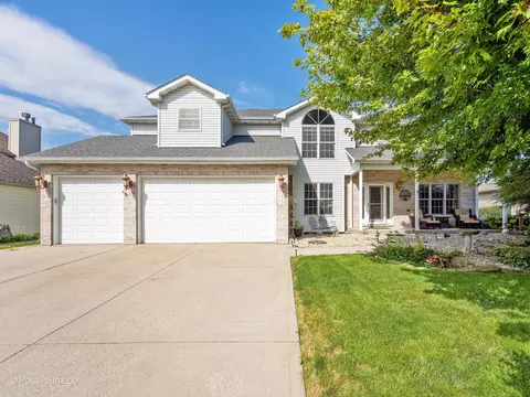 713 Joanne Dr, Minooka, IL 60447