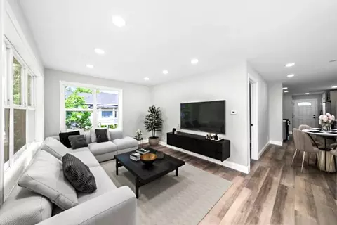 Living - 114 Maple St, Mchenry, IL 60051 photo 1 of 5