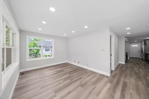 Living - 114 Maple St, Mchenry, IL 60051 photo 3 of 5