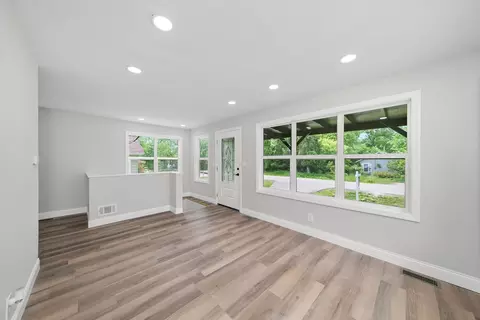 Living - 114 Maple St, Mchenry, IL 60051 photo 4 of 5