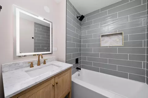 Bath - 114 Maple St, Mchenry, IL 60051 photo 1 of 2