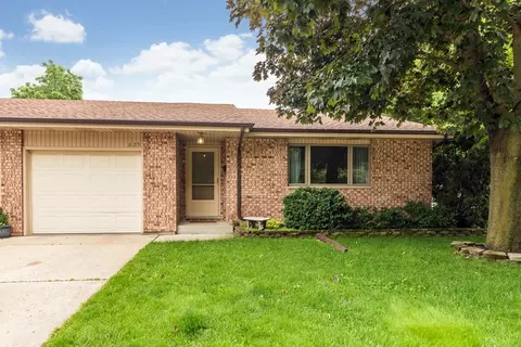 829 Horseshoe Dr, Joliet, IL 60435