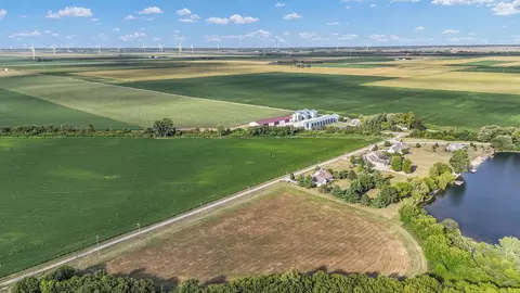 11 Moss Dr, Farmer City, IL 61842