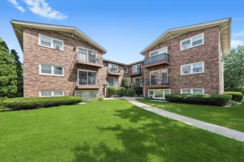 5629 6th Ave #2A, Countryside, IL 60525