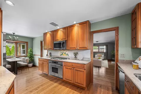 Undisclosed, Des Plaines, IL 60016 photo 11