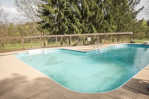 Exterior - 1131 Fourth Ave, Dixon, IL 61021 photo 5 of 22