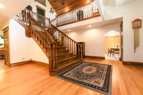 Entry Way - 1131 Fourth Ave, Dixon, IL 61021 photo 1 of 10