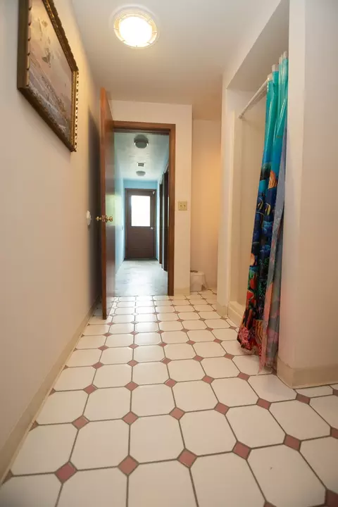 Entry Way - 1131 Fourth Ave, Dixon, IL 61021 photo 9 of 10