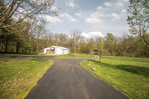 Exterior - 1131 Fourth Ave, Dixon, IL 61021 photo 9 of 22