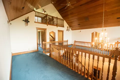Entry Way - 1131 Fourth Ave, Dixon, IL 61021 photo 7 of 10