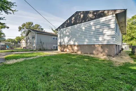 Exterior - 16633 Paulina St, Markham, IL 60428 photo 2 of 4