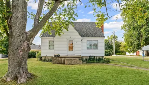 619 E 11th St, Gibson City, IL 60936