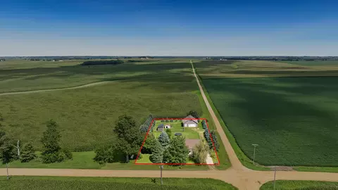 15812 W Robin Rd, Polo, IL 61064