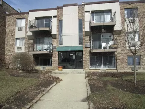 1469 N Winslowe Dr #201, Palatine, IL 60074