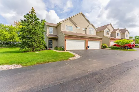 221 Nicole Dr #A, South Elgin, IL 60177