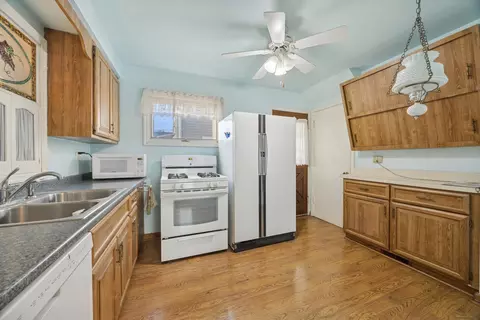 Kitchen - 4531 Grove Ave, Forest View, IL 60402 photo 1 of 2